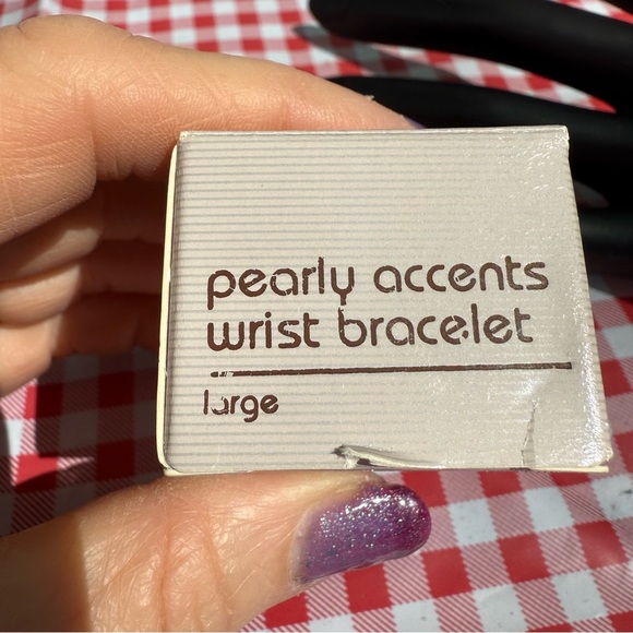 Avon “Glimmer Touch” bracelet Gold and Crystal caged design vintage 1990 NIB - Picture 3 of 6